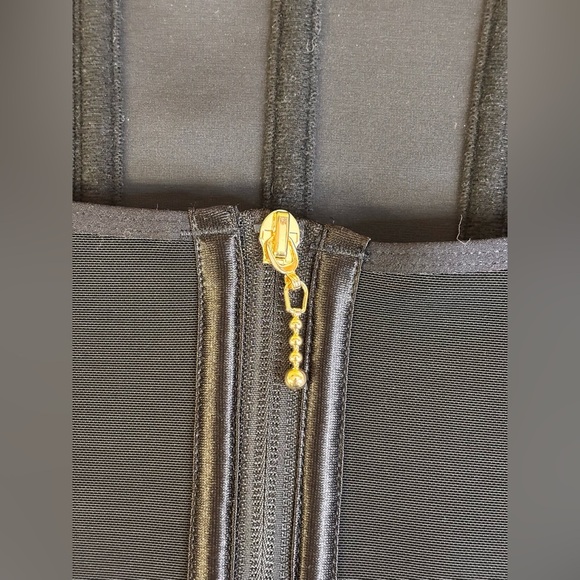 Untagged Women's Body Shaper Tank Top with Zipper and Waist Trainer Size XL - Picture 5 of 6